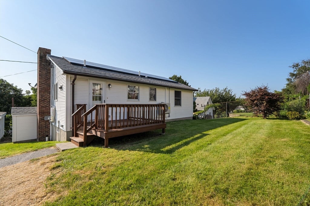 32 Danis St