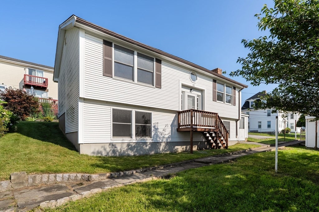32 Danis St