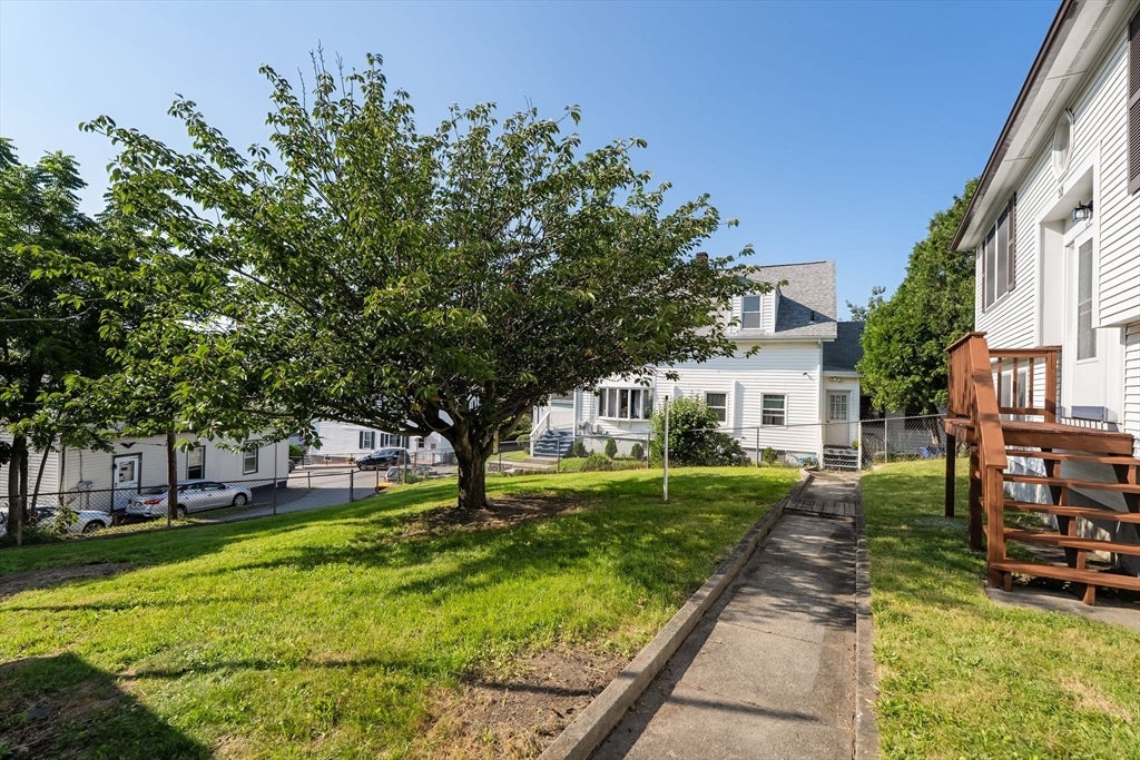 32 Danis St