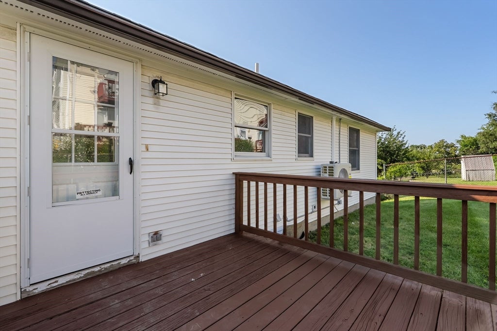 32 Danis St