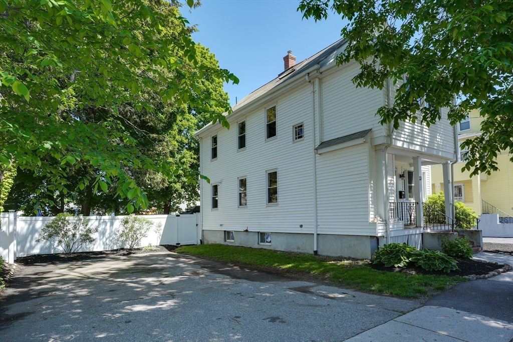 11 Walnut Street 11