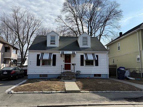 31 Strathmore Rd Methuen MA 01844