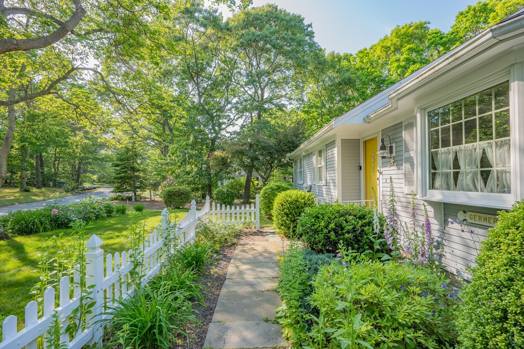 89 Cliff Pond Rd