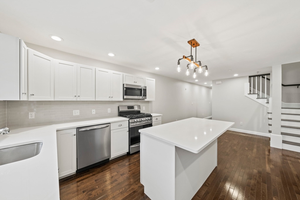 469 Sherman St 9