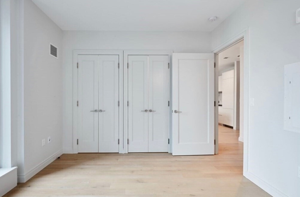 133 Seaport Blvd 807