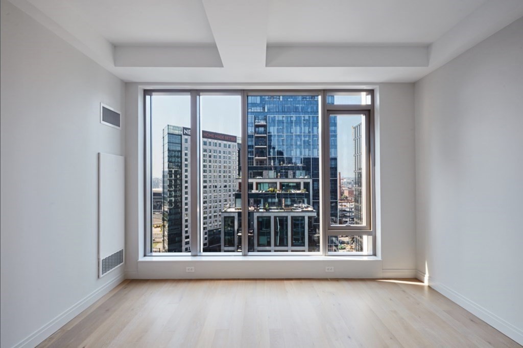 133 Seaport Blvd 807