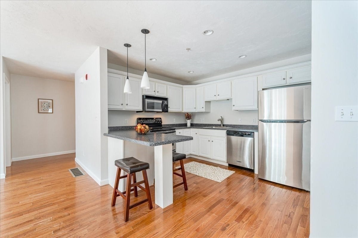 319 Hampton Way #319, Abington, MA Photo #9