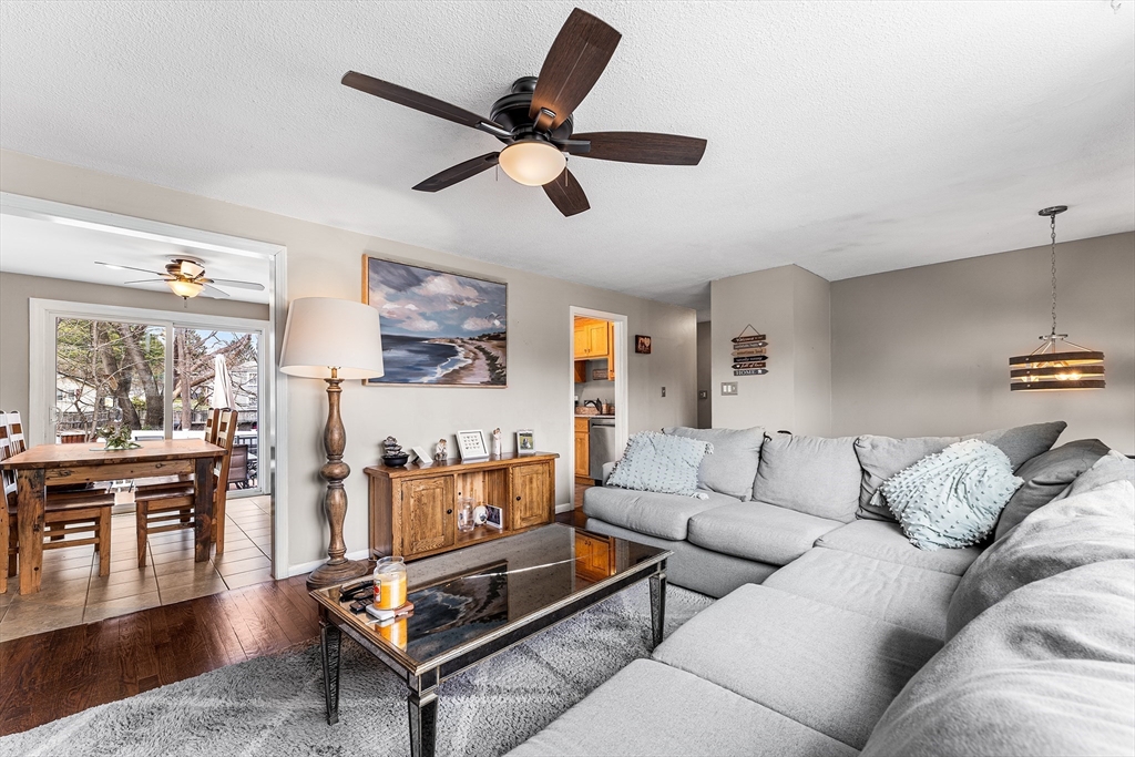 56 Puddingstone Ln
