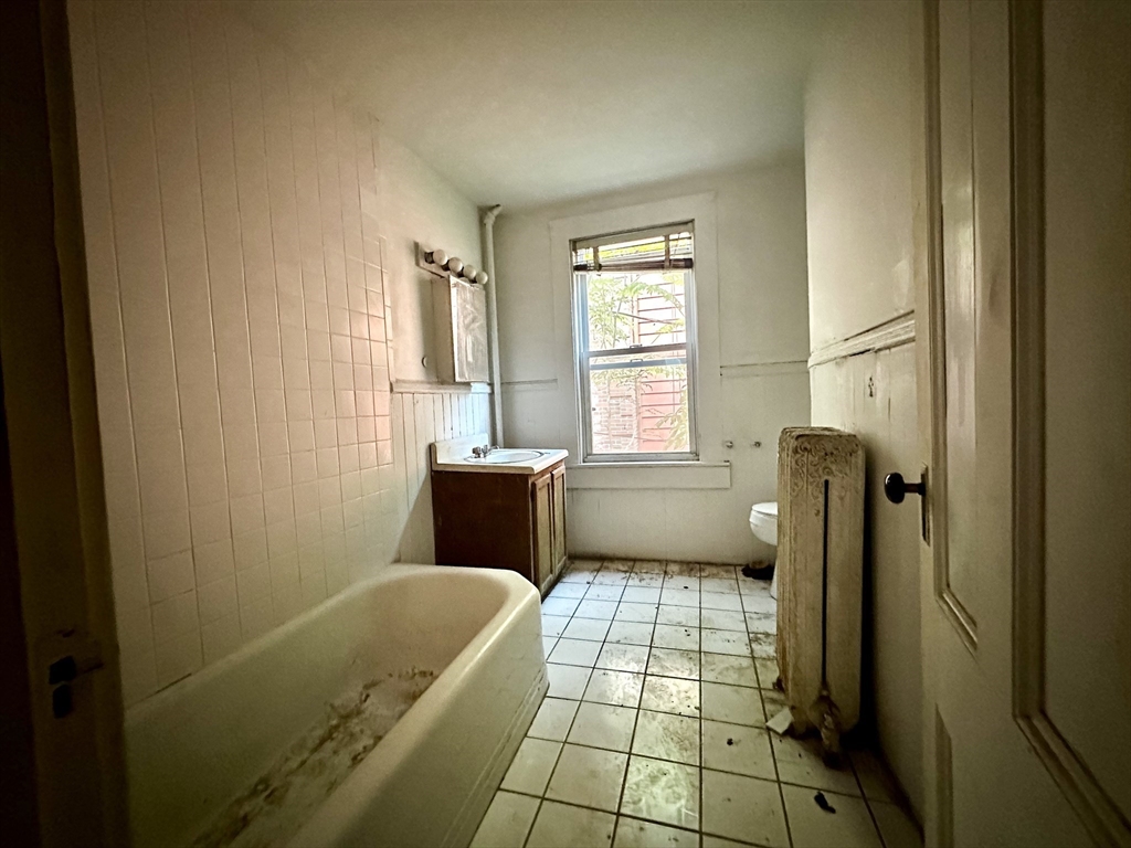 106 County St