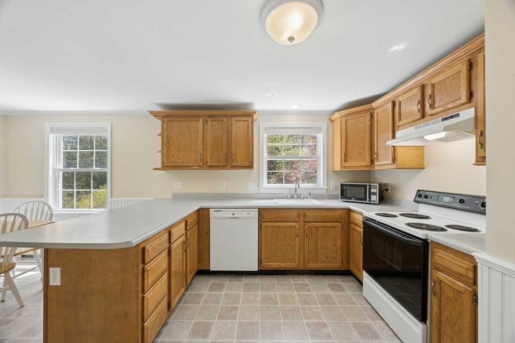 9 Wood DR, Mendon, MA Photo #18