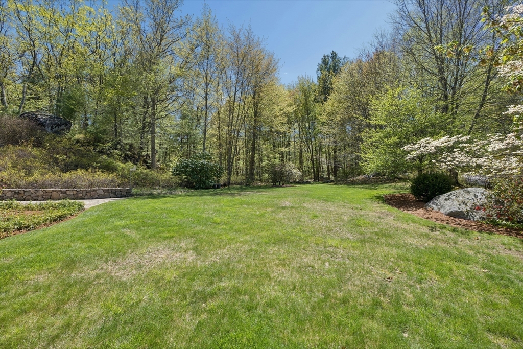 9 Wood DR, Mendon, MA Photo #40