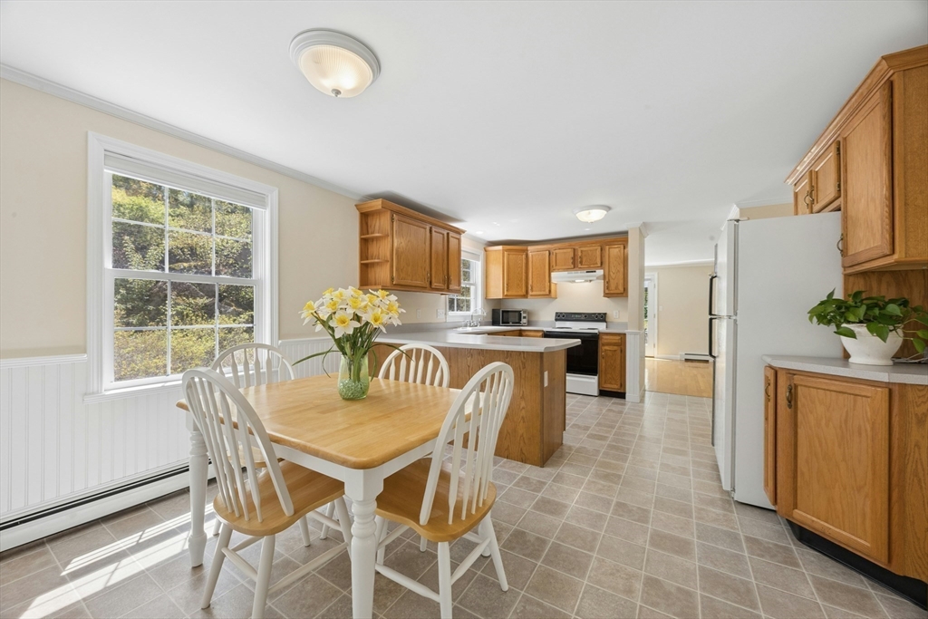 9 Wood DR, Mendon, MA Photo #19