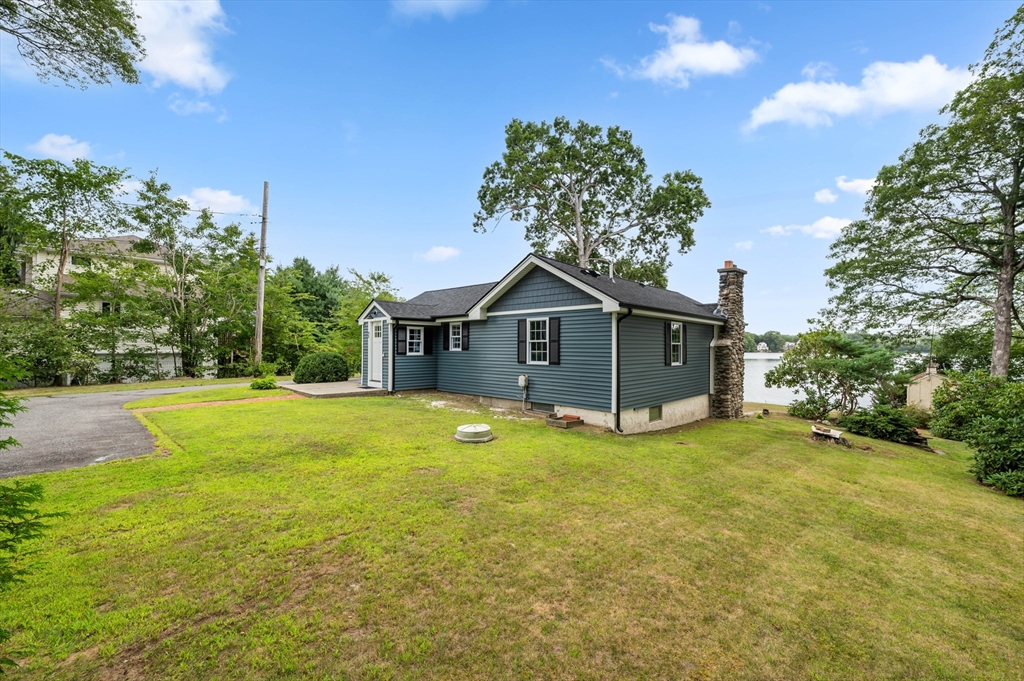 95 Pineland Ave