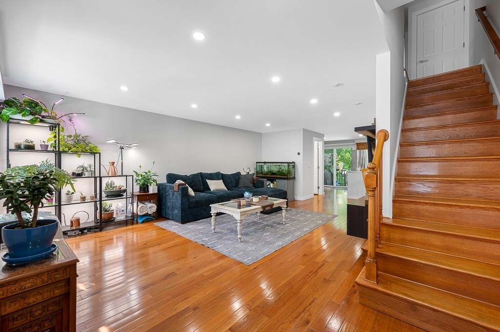 10 Eagle Dr 10