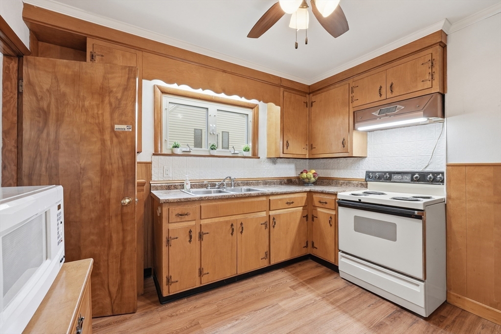 11 Wildrose Avenue, Worcester, MA Photo #17