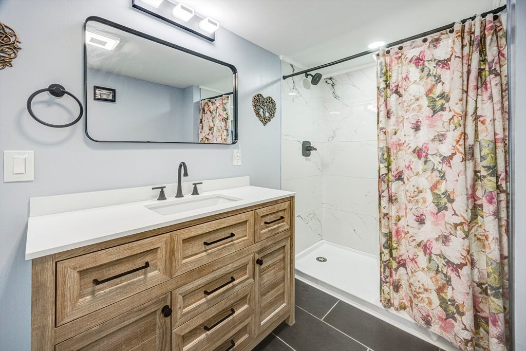 42 Pleasant View Avenue, Lunenburg, MA Photo #25