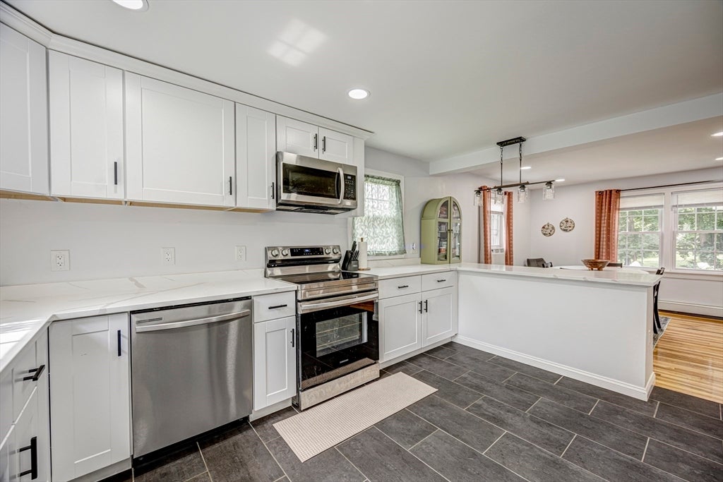 42 Pleasant View Avenue, Lunenburg, MA Photo #9