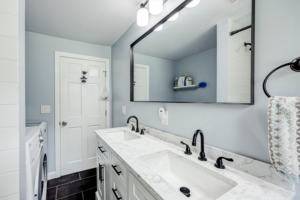 42 Pleasant View Avenue, Lunenburg, MA Photo #17