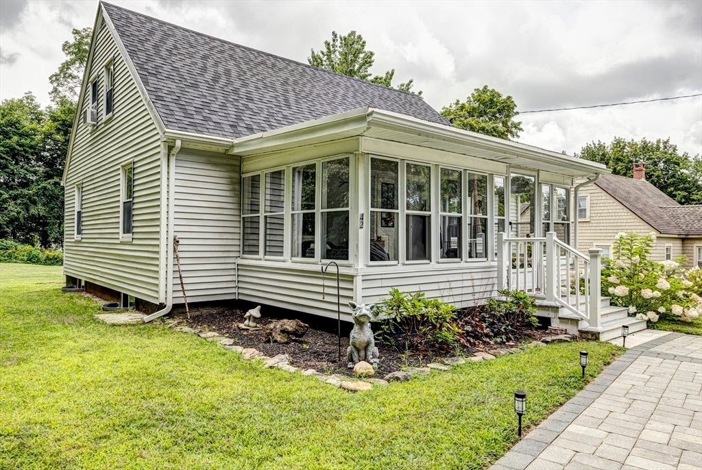 Photo of 42 Pleasant View Avenue, Lunenburg, MA