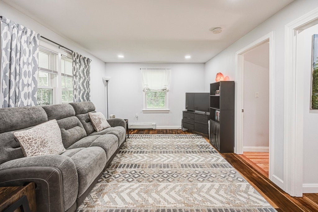 42 Pleasant View Avenue, Lunenburg, MA Photo #12