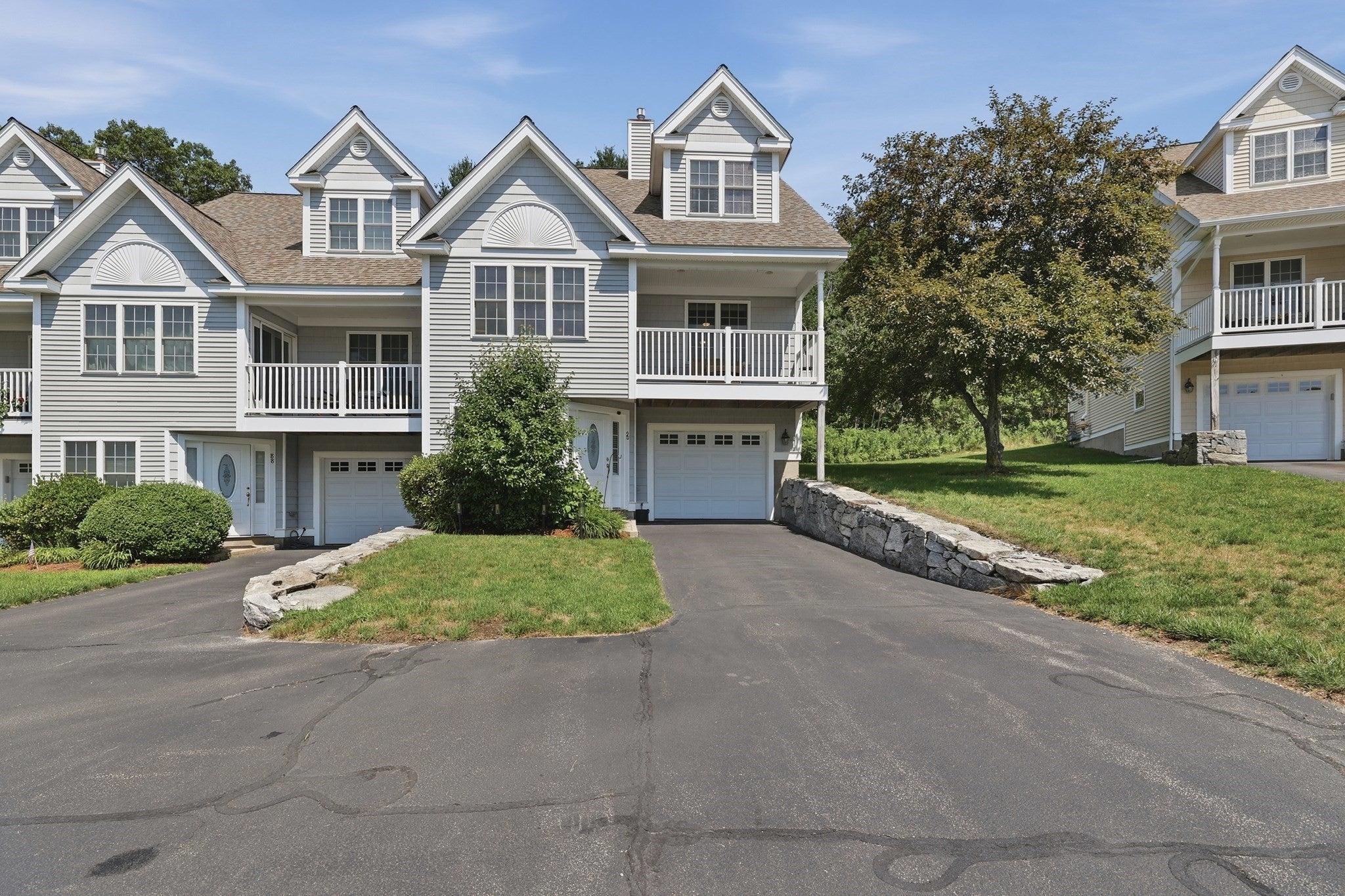 90 Carrington Ln 90