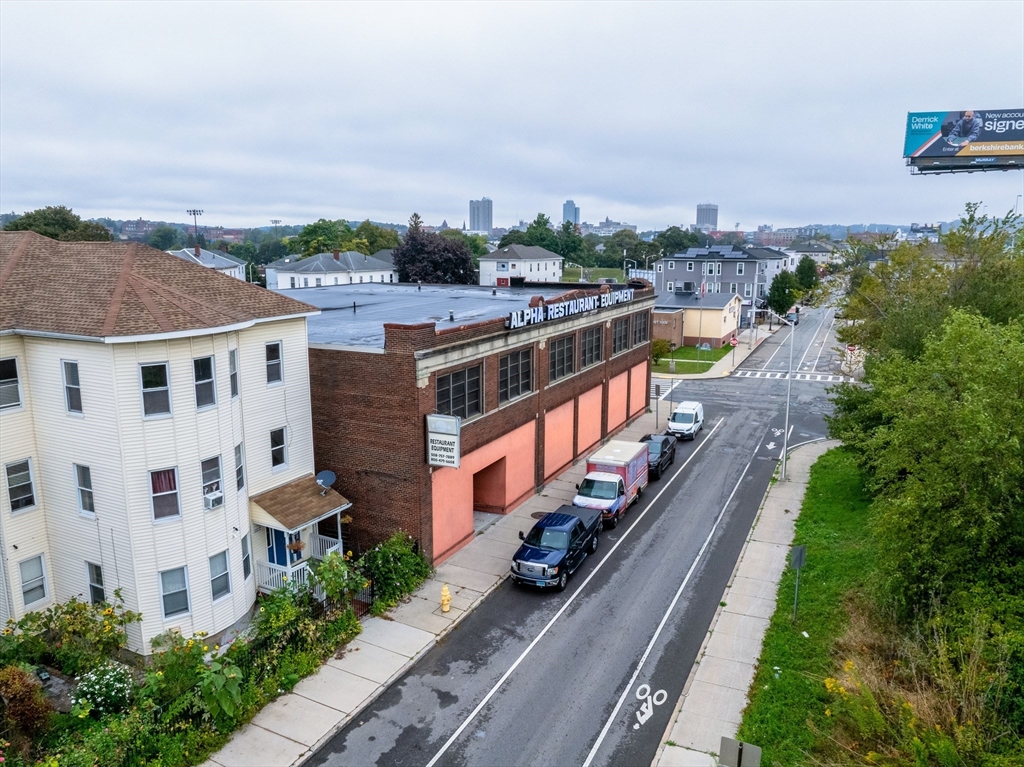 2 Olde Millbury St
