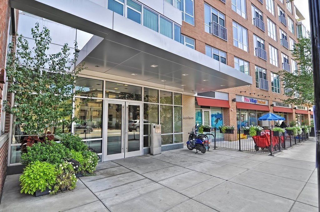 700 Harrison Ave 213
