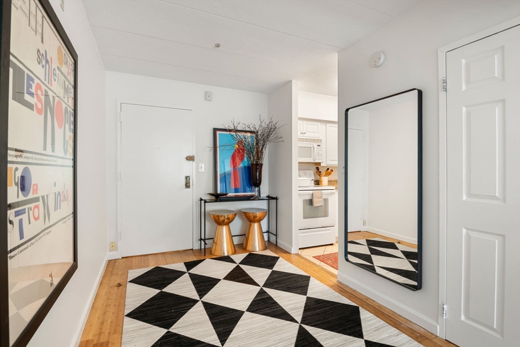 135 Pleasant St 403