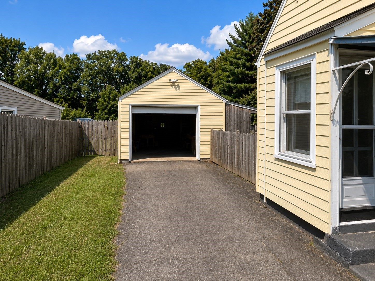 711 Newbury St, Springfield, MA, 711 Newbury St, Springfield, MA Photo #3