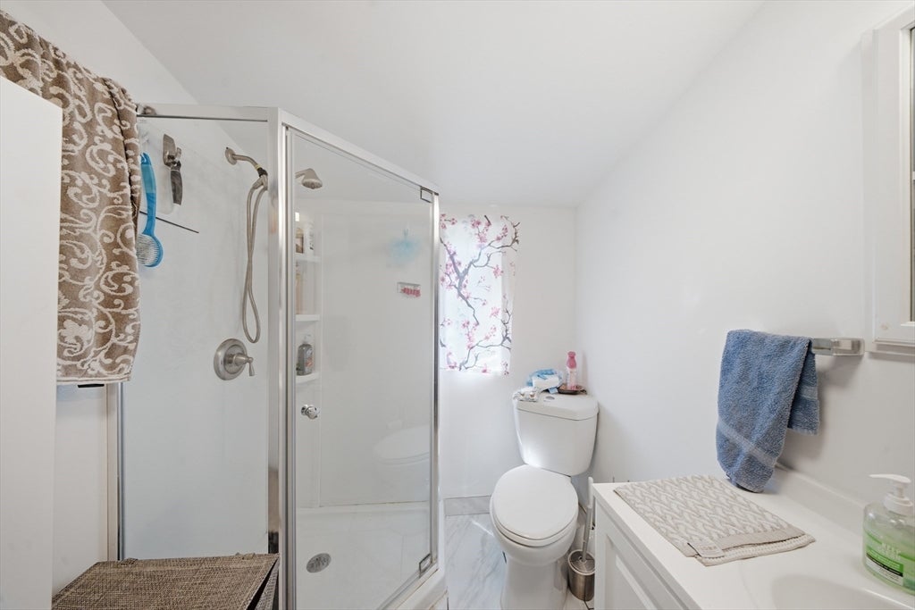 62 Pleasant St, Hopkinton, MA Photo #25