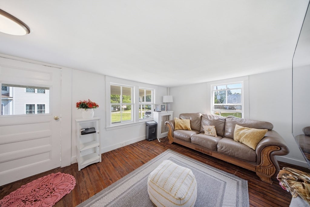62 Pleasant St, Hopkinton, MA Photo #15