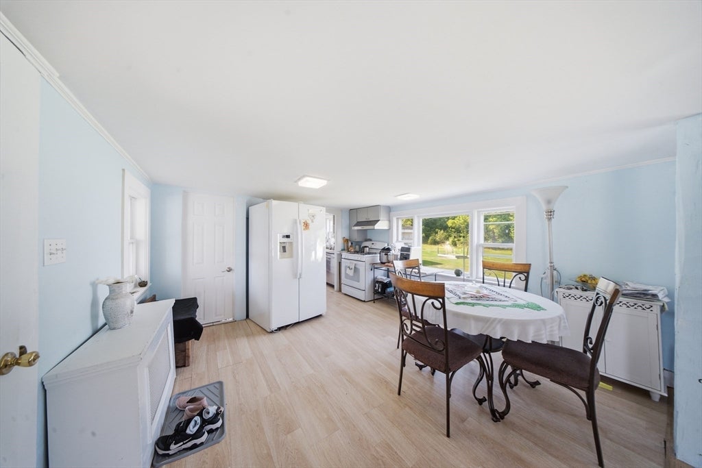 62 Pleasant St, Hopkinton, MA Photo #8