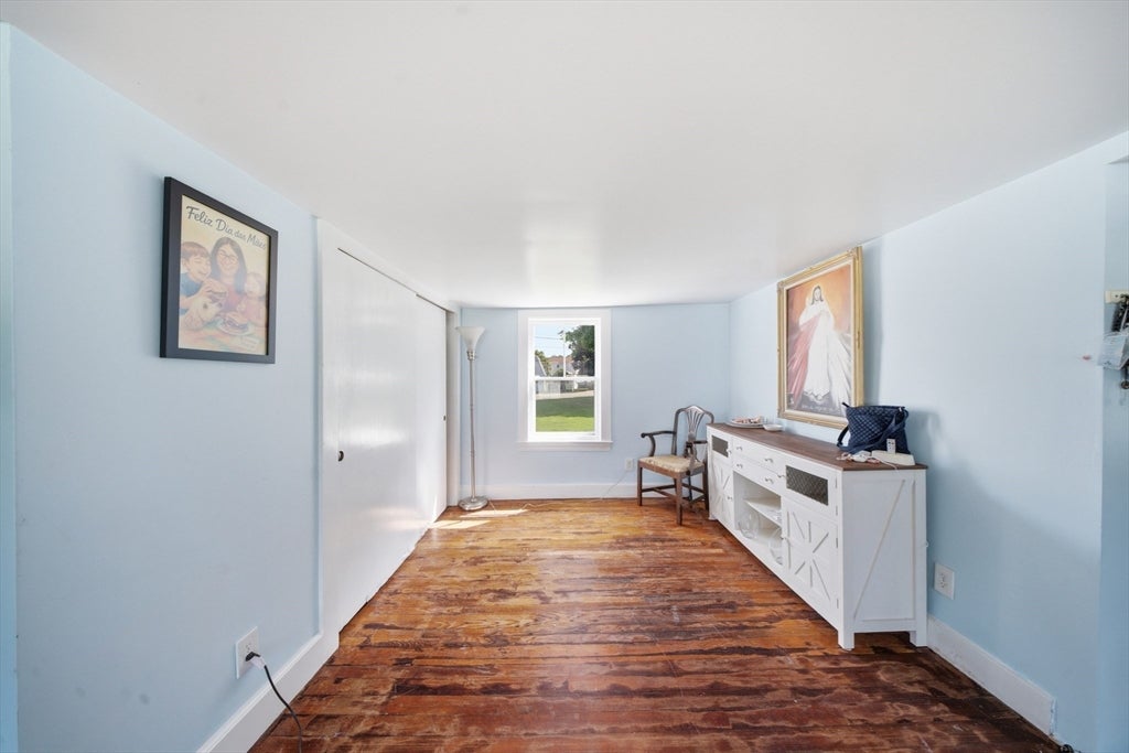 62 Pleasant St, Hopkinton, MA Photo #11