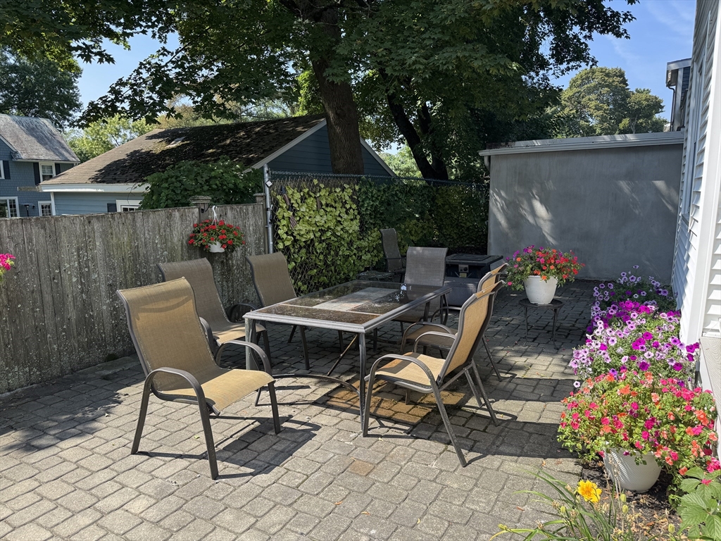 Belmont, Massachusetts 02478, United States, 2 Bedrooms Bedrooms, ,1 BathroomBathrooms,Residential,Active,190752