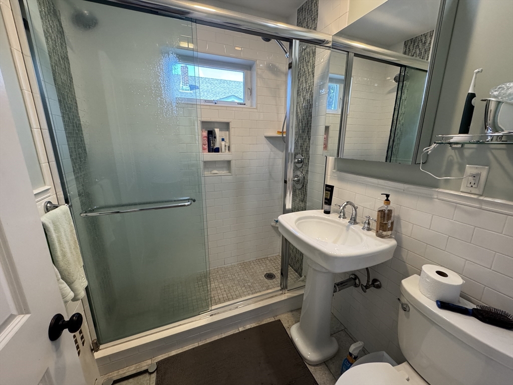 Belmont, Massachusetts 02478, United States, 2 Bedrooms Bedrooms, ,1 BathroomBathrooms,Residential,Active,190752