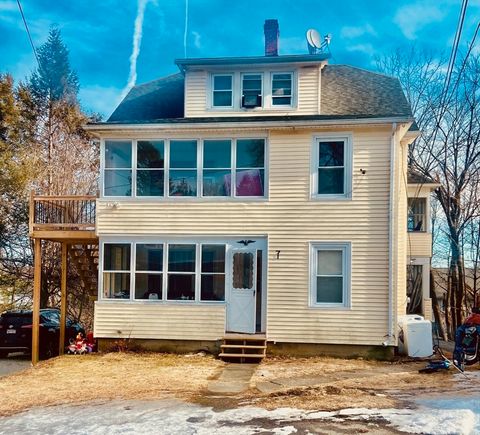 7 3rd Ave Dudley MA 01571