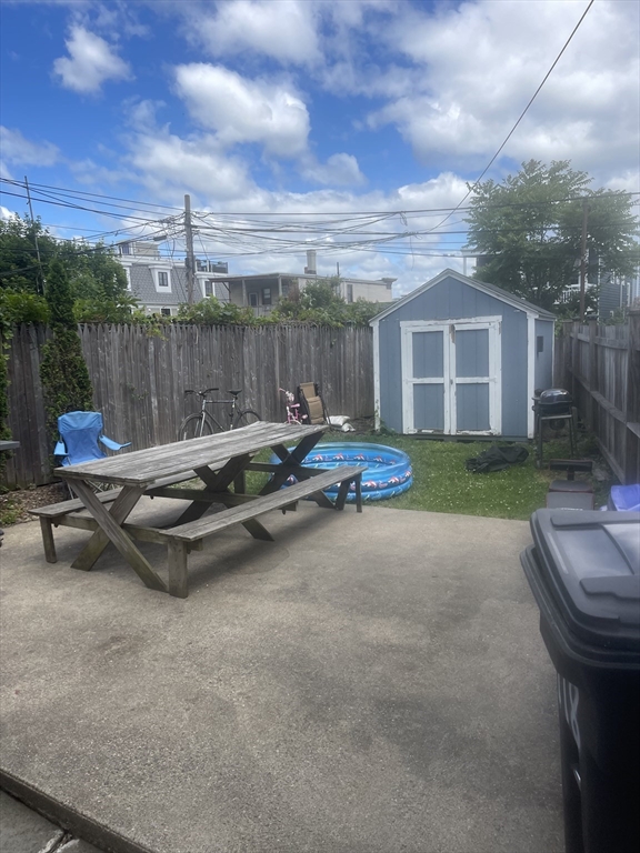 118 White St