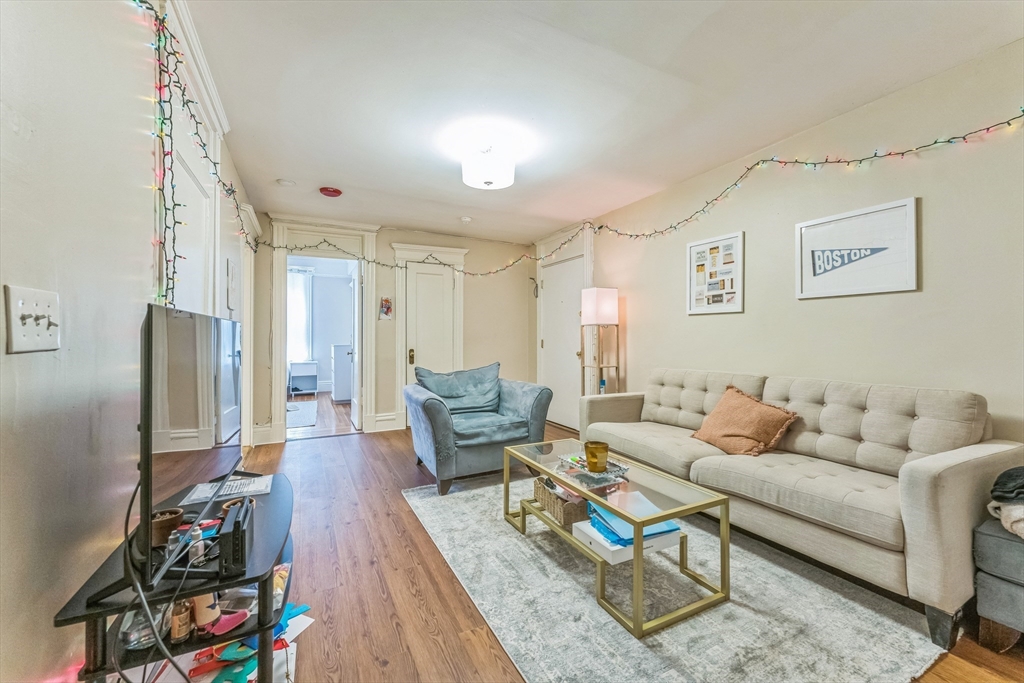 466 Commonwealth Ave 301