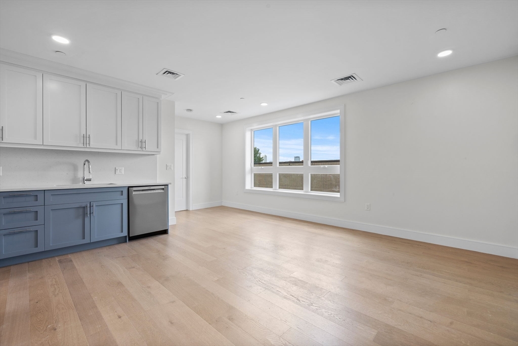301 Border Street 411