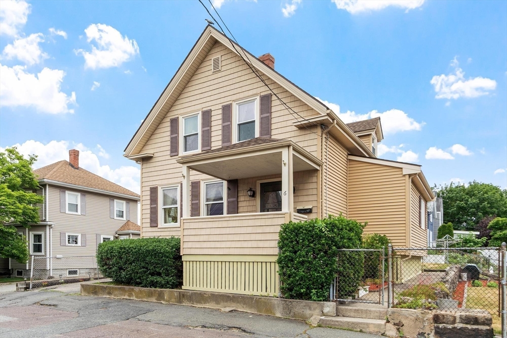 6 Rockaway Ct