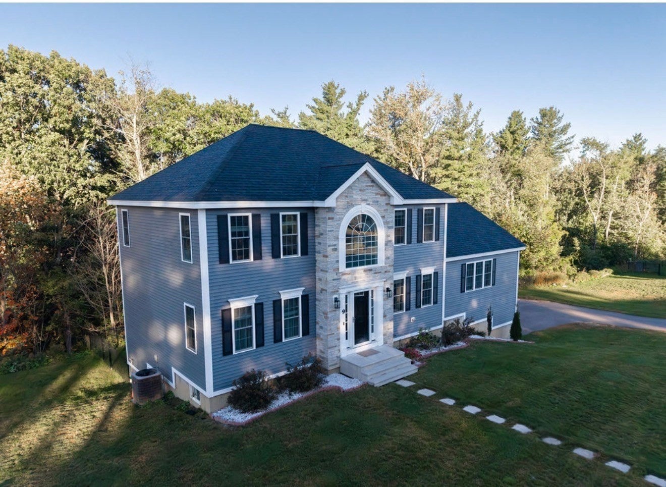 9 Arrowhead Way, Rutland MA 01543
