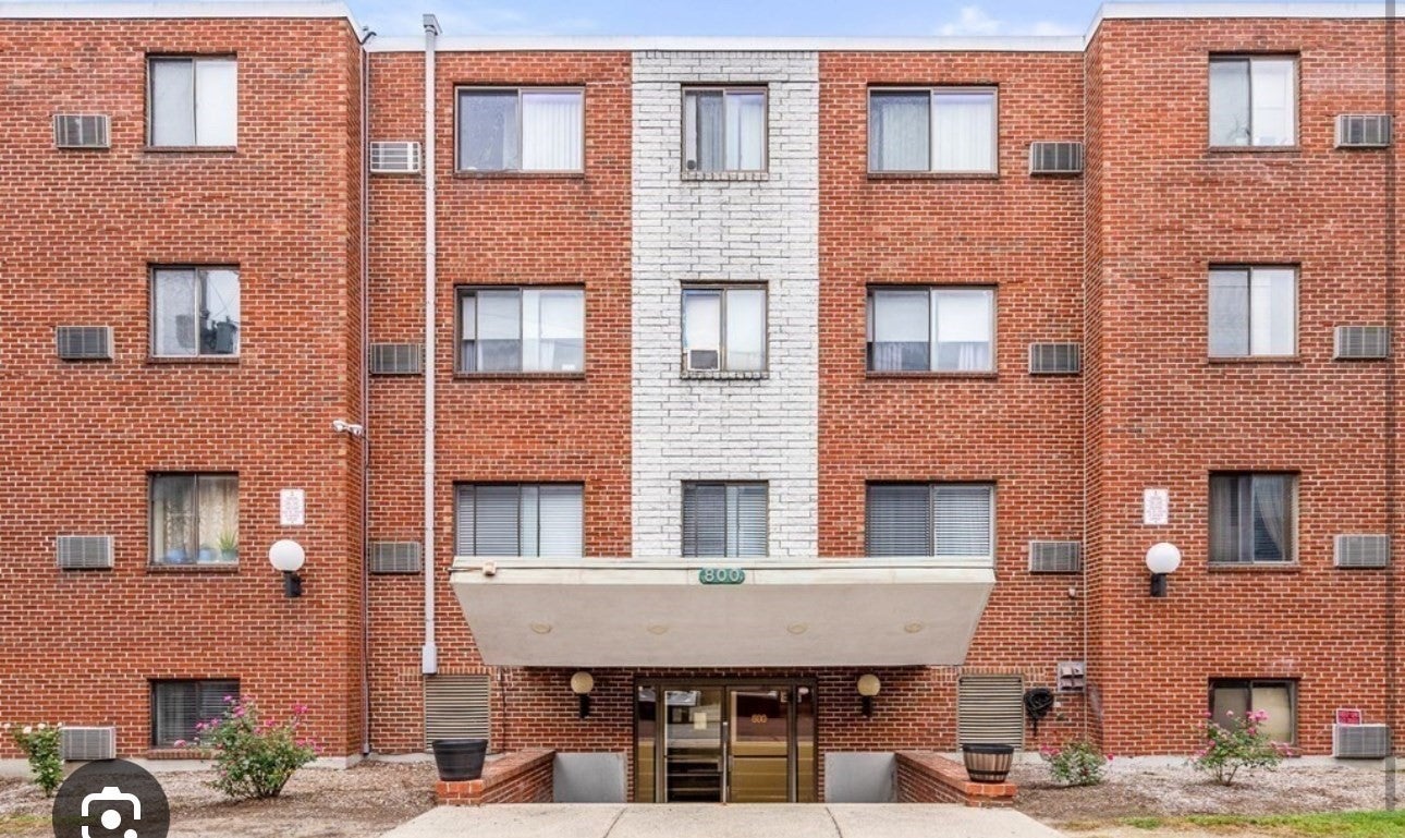 800 Governors Dr