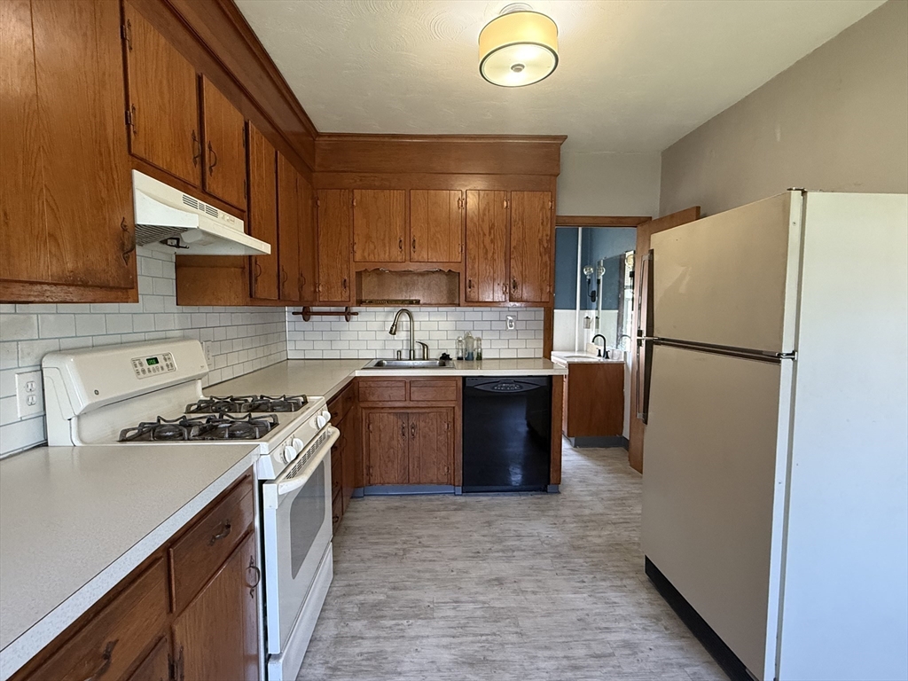 452-454 Meadow Street, Agawam, MA Photo #6