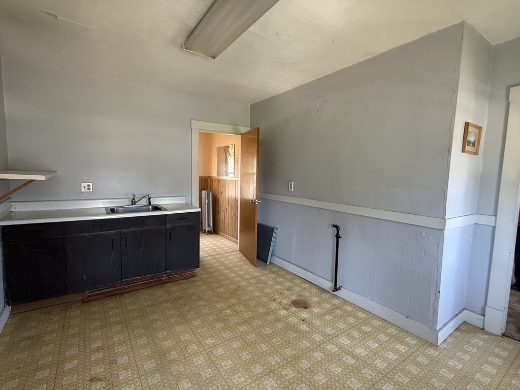 452-454 Meadow Street, Agawam, MA Photo #19