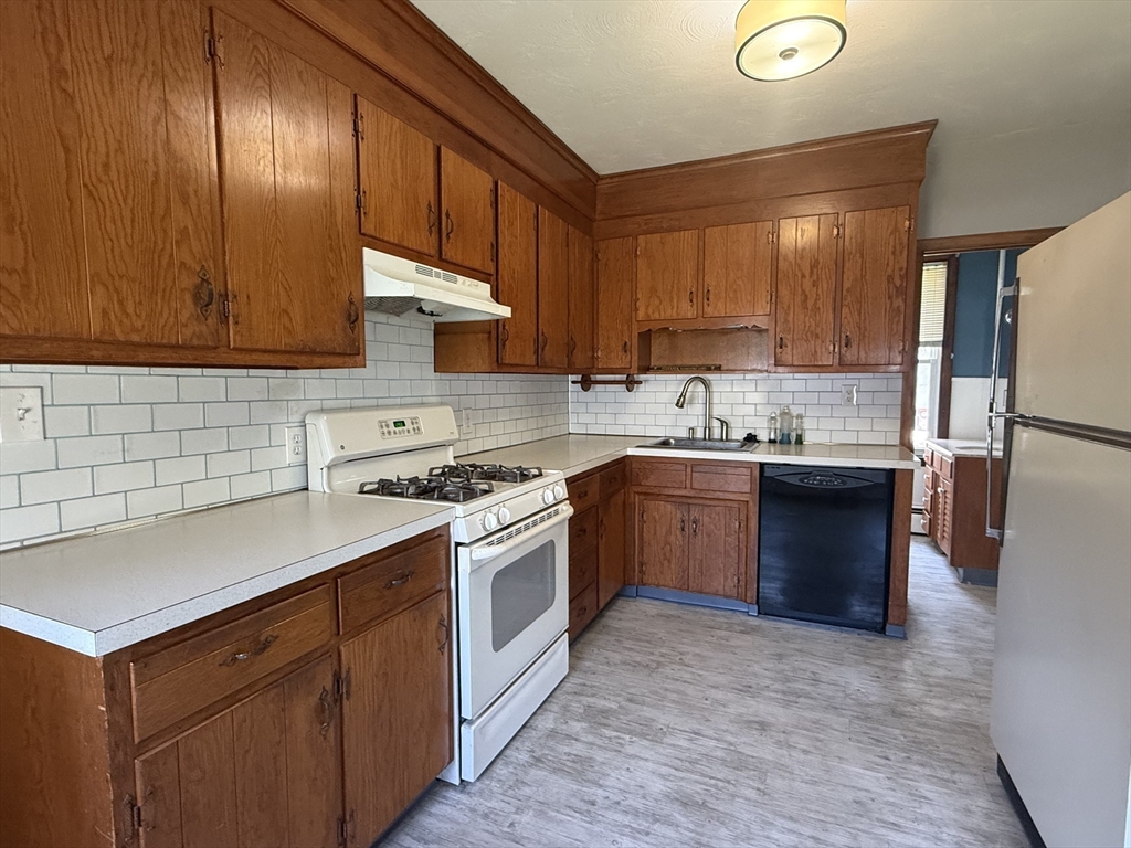 452-454 Meadow Street, Agawam, MA Photo #7