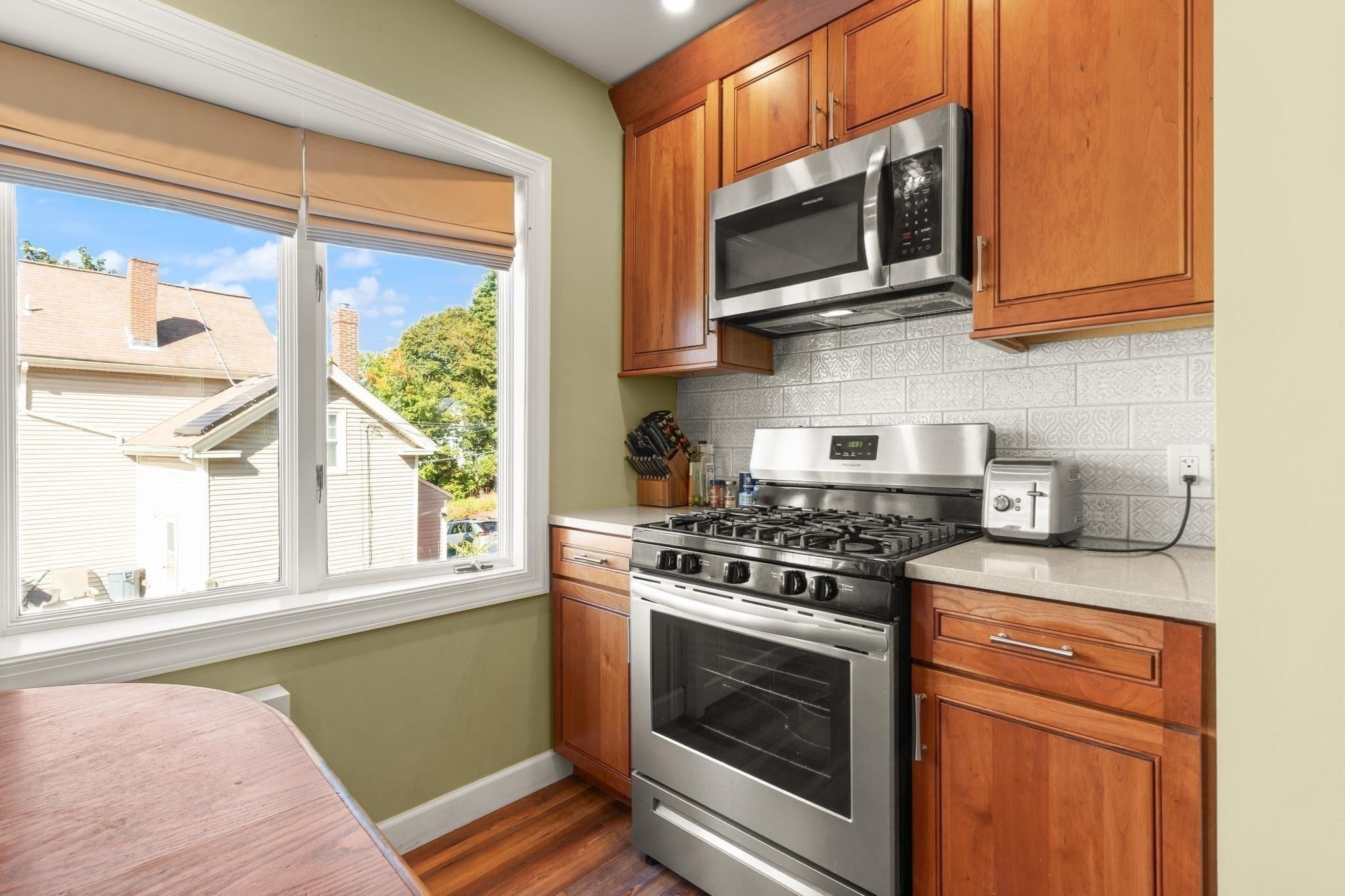 21 Charles St, Woburn, MA, 21 Charles St, Woburn, MA Photo #8