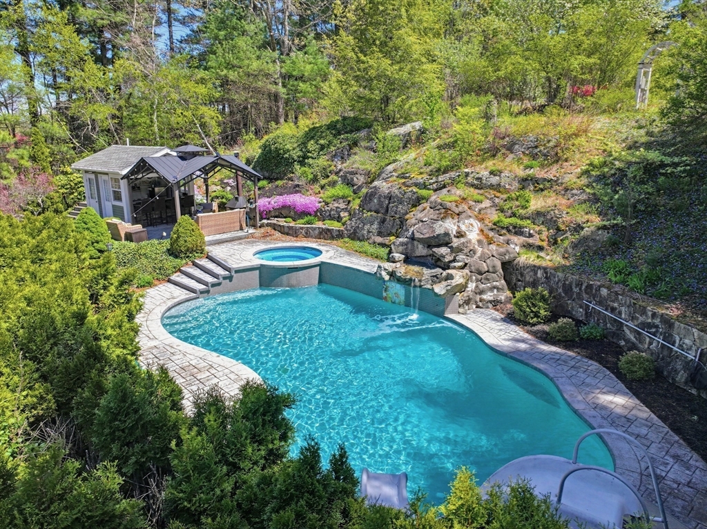 40 Blackberry Hill Rd.