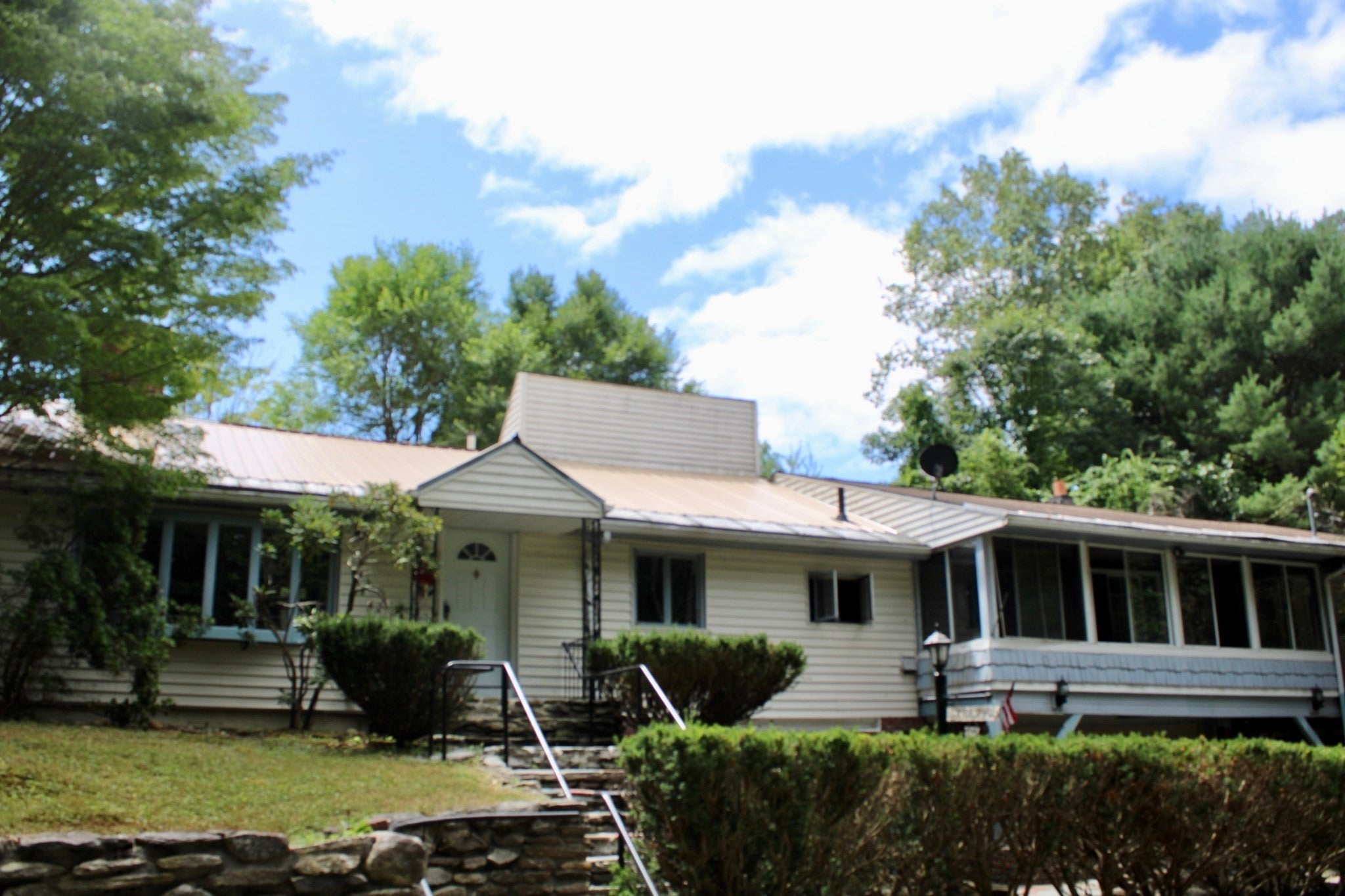 87 Bellevue Dr East Dr