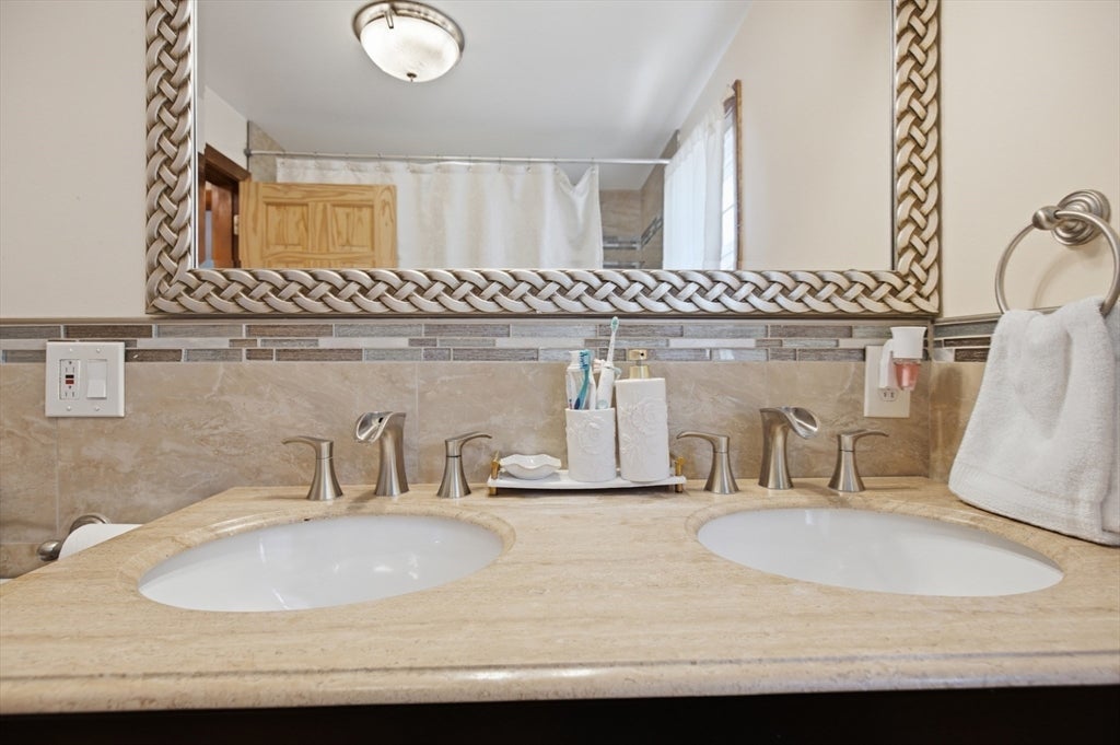 76 Woodcliff Rd, Quincy, MA, 76 Woodcliff Rd, Quincy, MA Photo #32