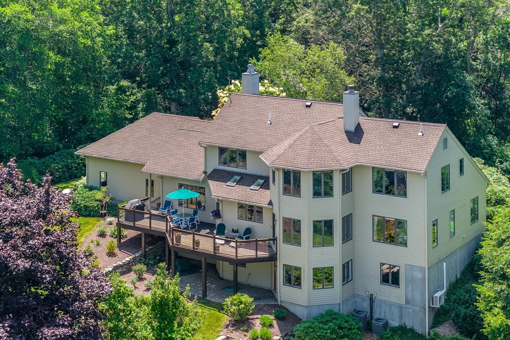 79 Clowes Dr